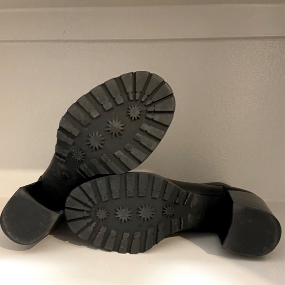 Stuart Weitzman Kolbie Block Heel - Picture 5 of 5